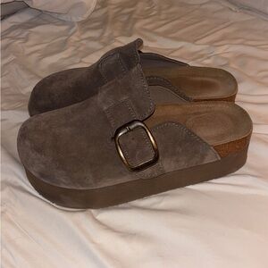 Cushionaire Brown Suede Clogs with Buckle